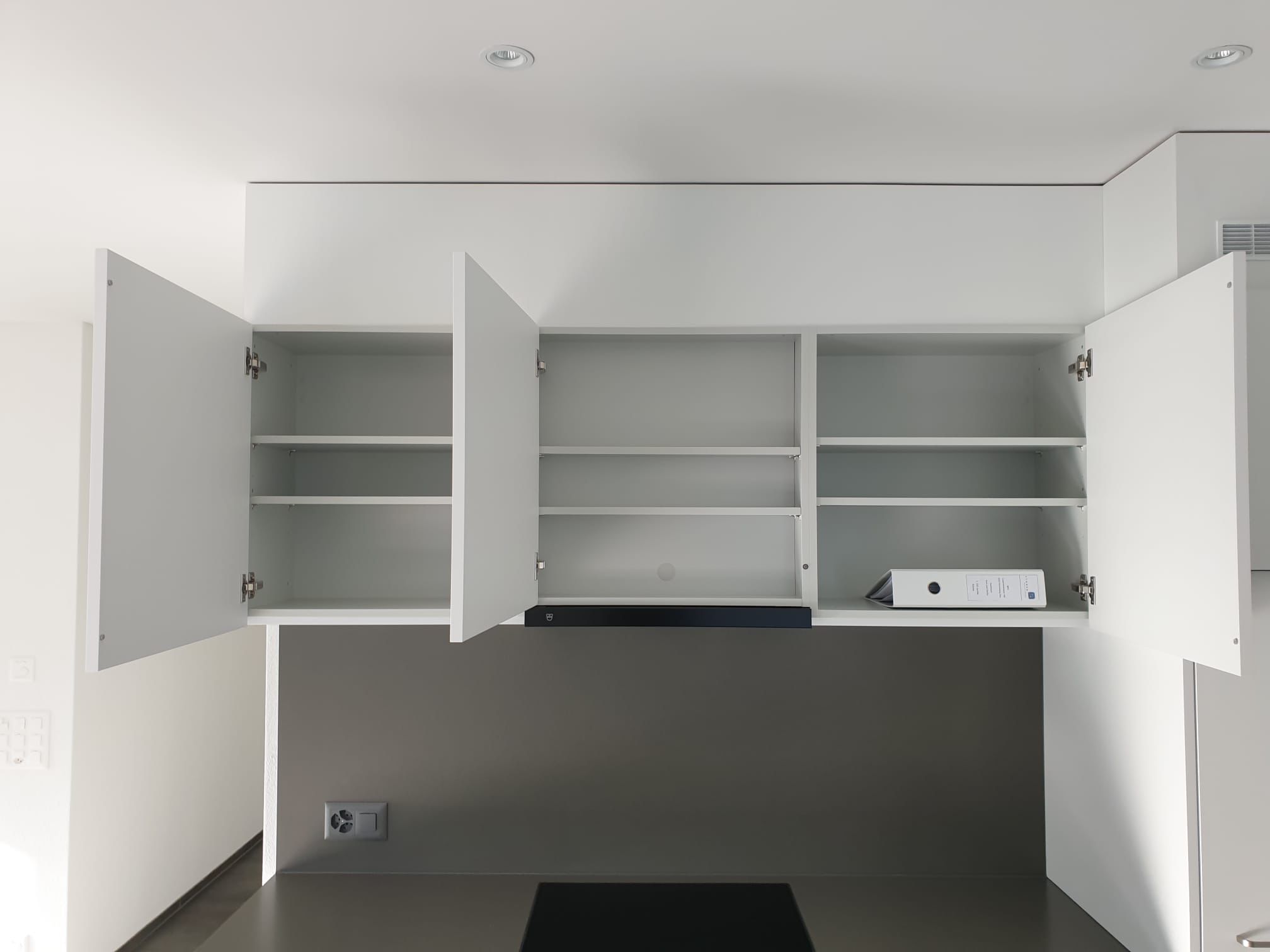 Küche Oberschränke gereinigt